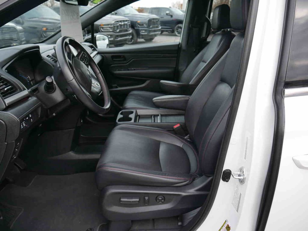 Used 2023 Honda Odyssey Sport image 29