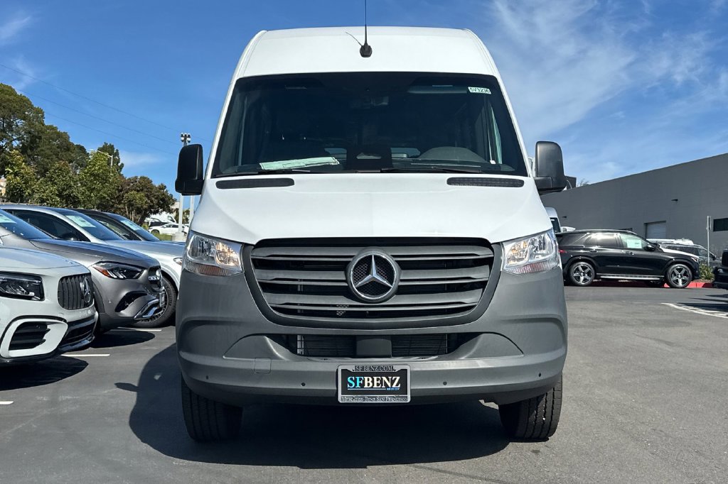 Used 2025 Mercedes-Benz Sprinter 2500 image 9