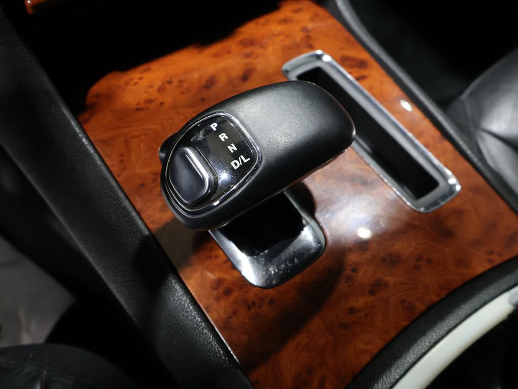 Used 2013 Chrysler 300 RWD image 8
