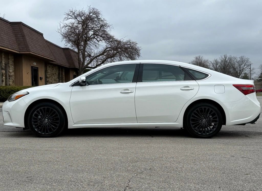 Used 2016 Toyota Avalon Touring image 2