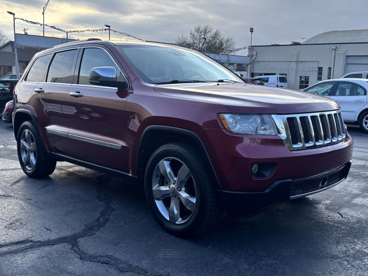 Used 2013 Jeep Grand Cherokee Overland w/ Advance Technology Group image 5