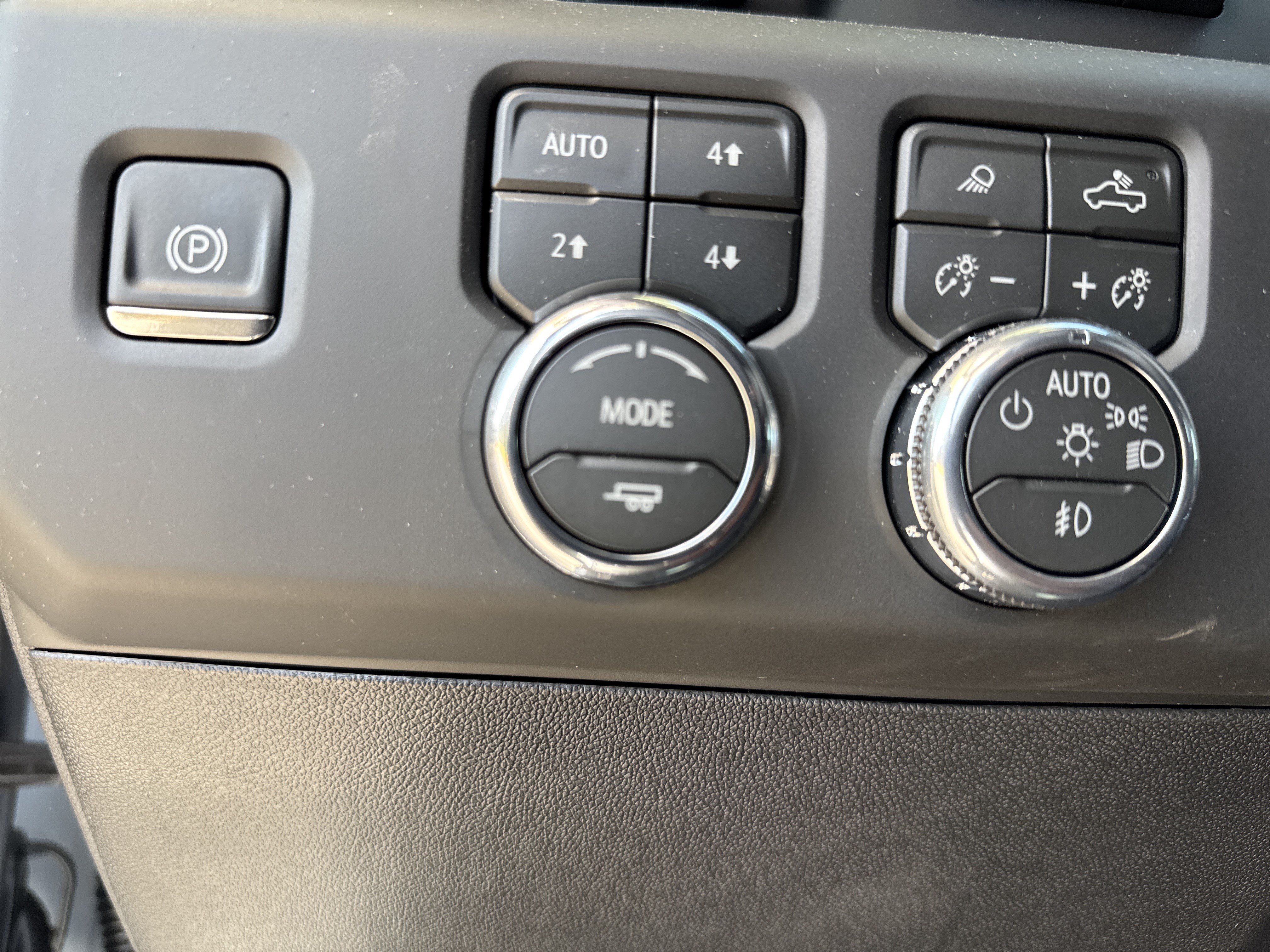 New 2026 GMC Sierra 2500 Denali Ultimate AWD/4WD image 18