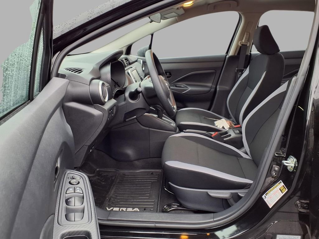 Used 2025 Nissan Versa S w/ Trunk Package image 22