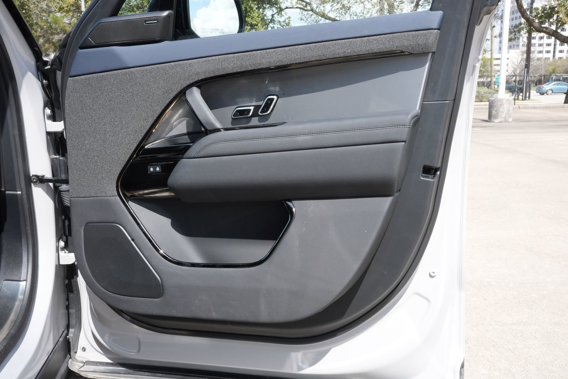 Used 2024 Land Rover Range Rover Sport SE image 28