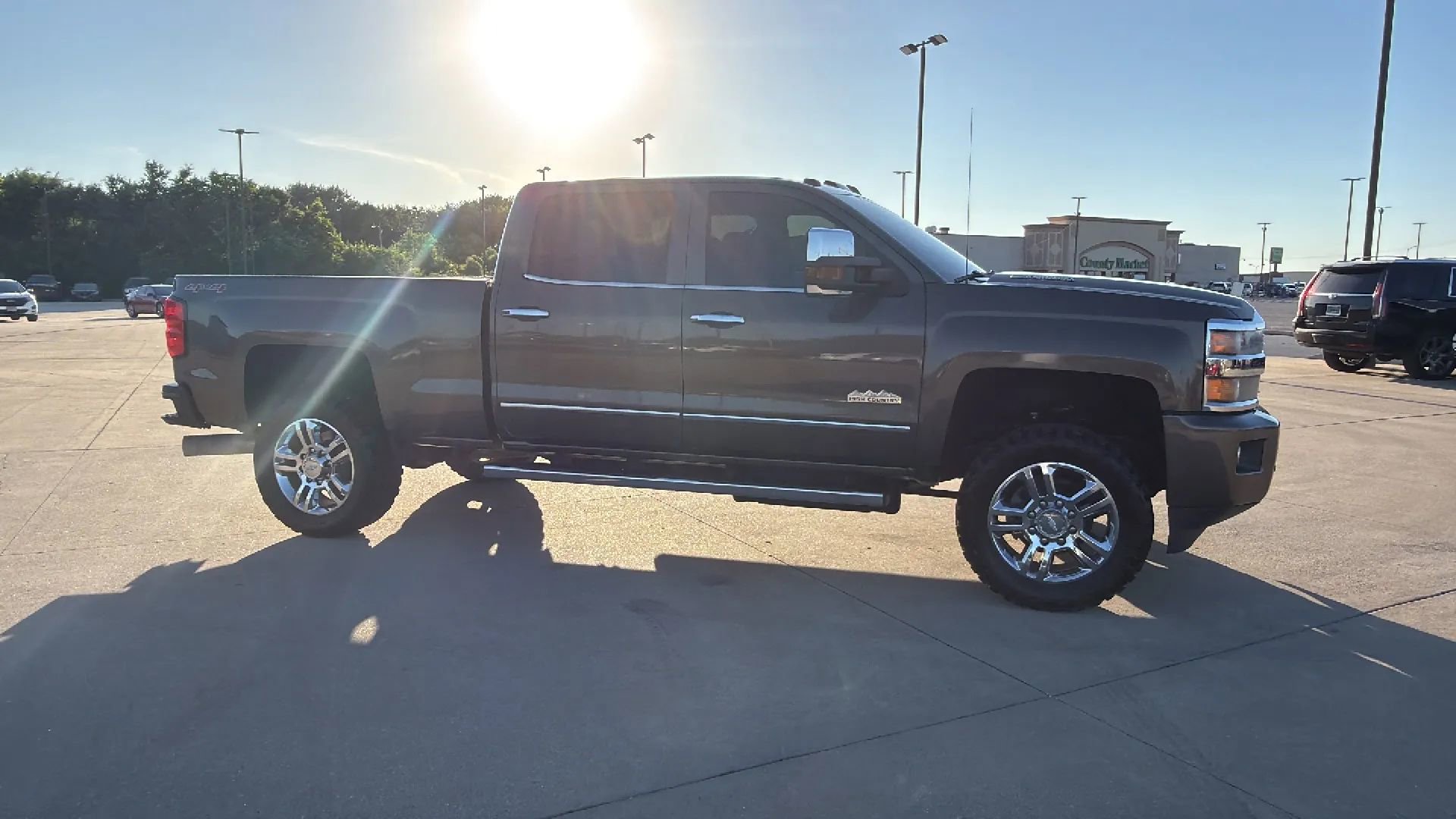 Used 2015 Chevrolet Silverado 2500 High Country w/ Duramax Plus Package AWD/4WD image 31