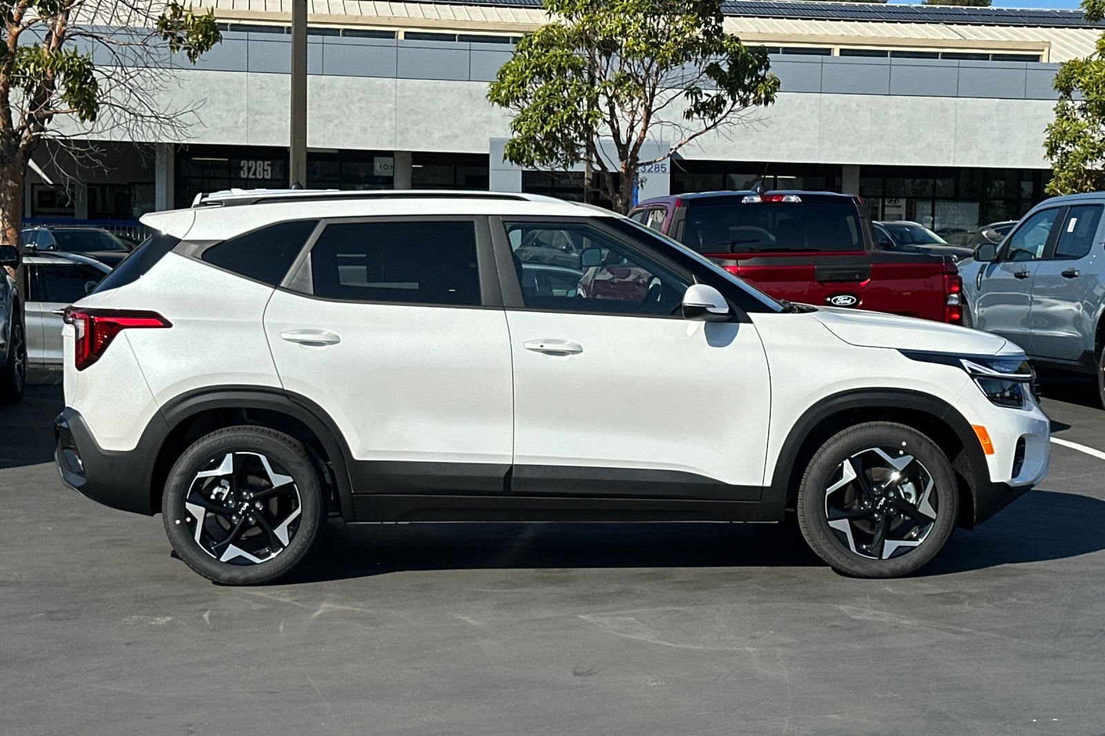 New 2026 Kia Seltos S FWD image 3