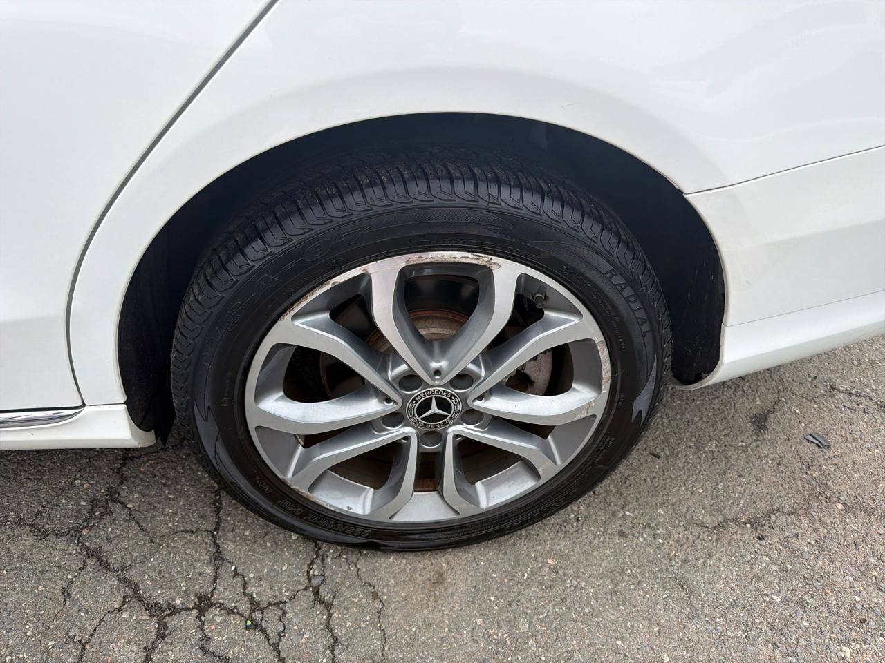 Used 2018 Mercedes-Benz C 300 4MATIC Sedan image 4