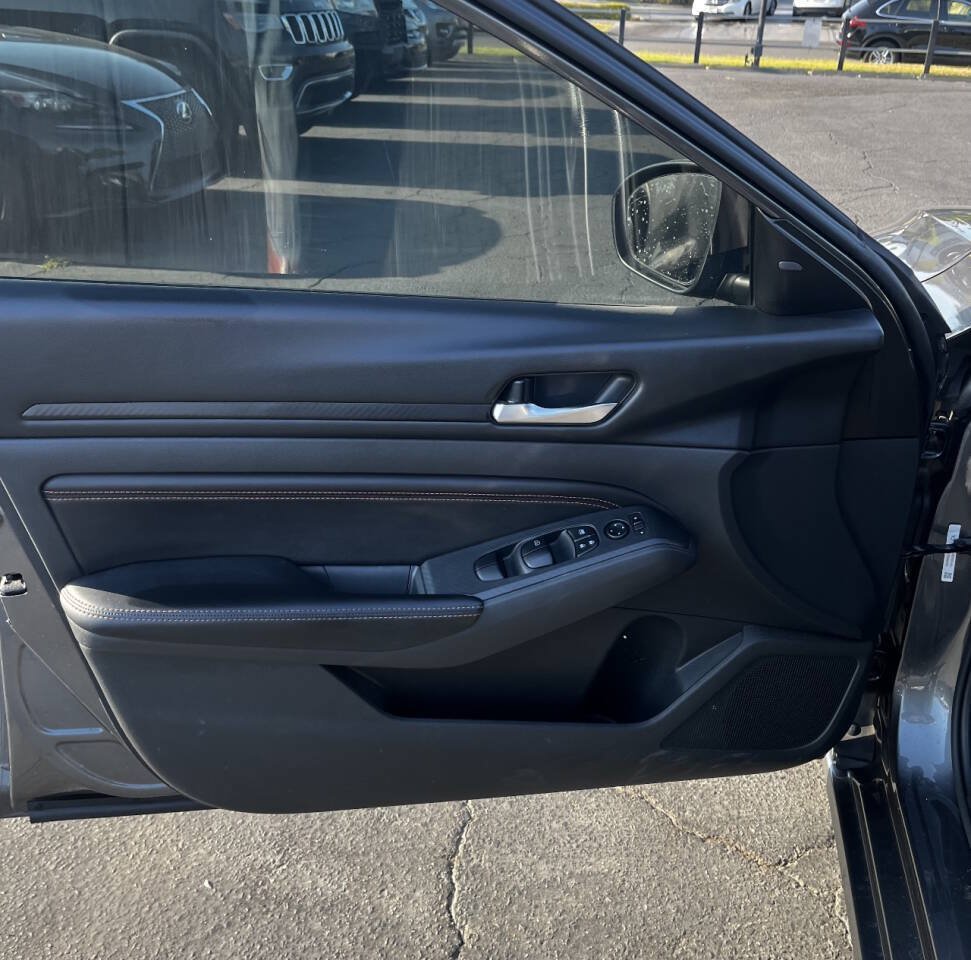 Used 2021 Nissan Altima 2.5 SR FWD image 16