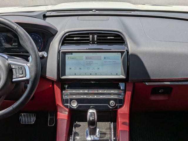 Used 2020 Jaguar F-PACE SVR AWD/4WD image 16
