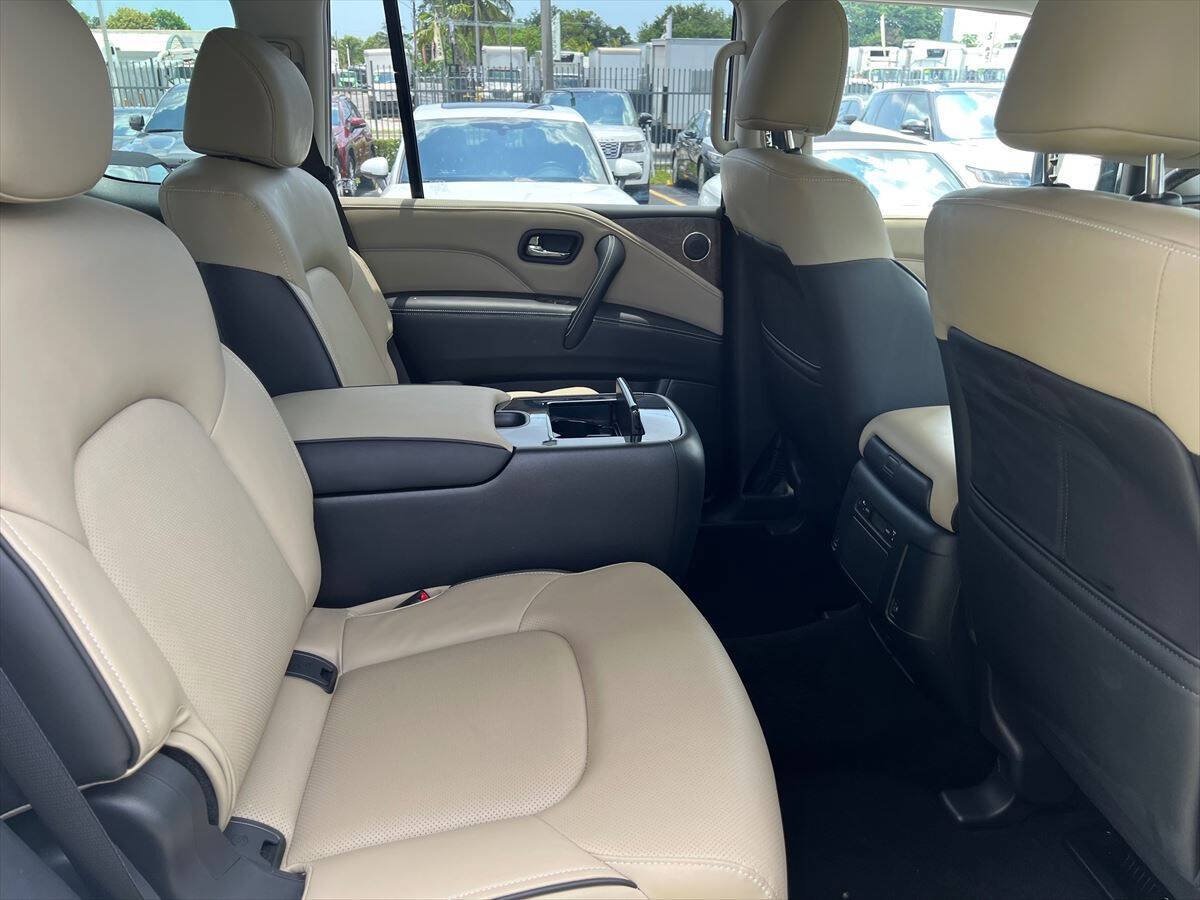 Used 2023 INFINITI QX80 Premium Select w/ All-Season Package AWD/4WD image 9