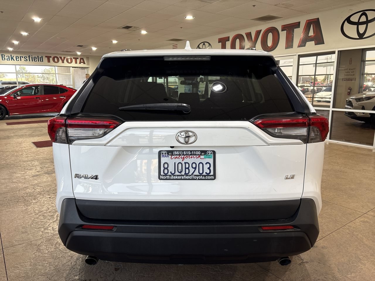 Used 2019 Toyota RAV4 LE FWD image 9