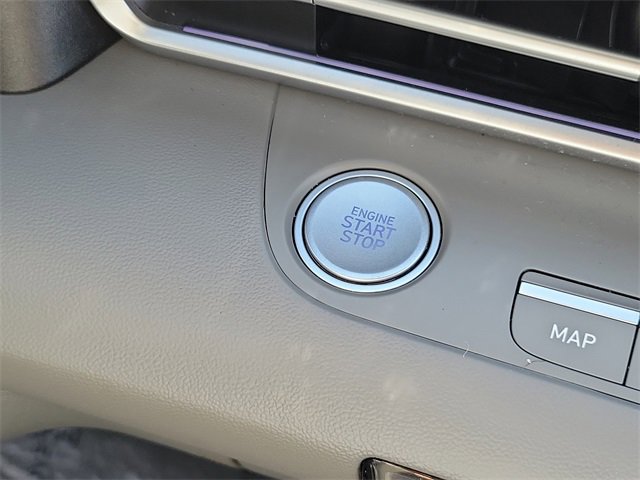 Used 2024 Hyundai Elantra SEL w/ Convenience Package image 8