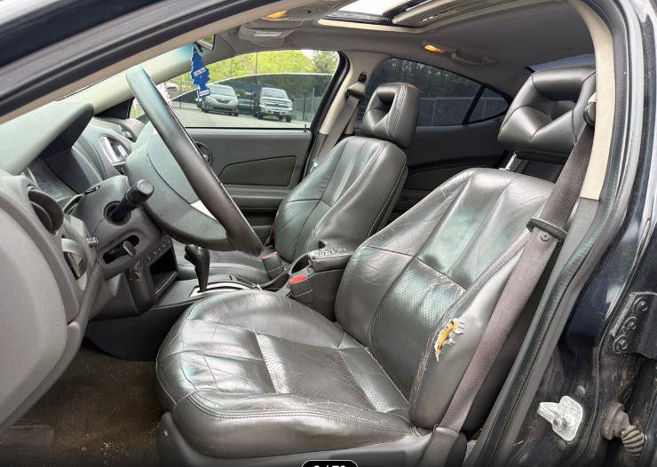 Used 2004 Pontiac Grand Prix GT2 w/ Leather Trim Pkg FWD image 9