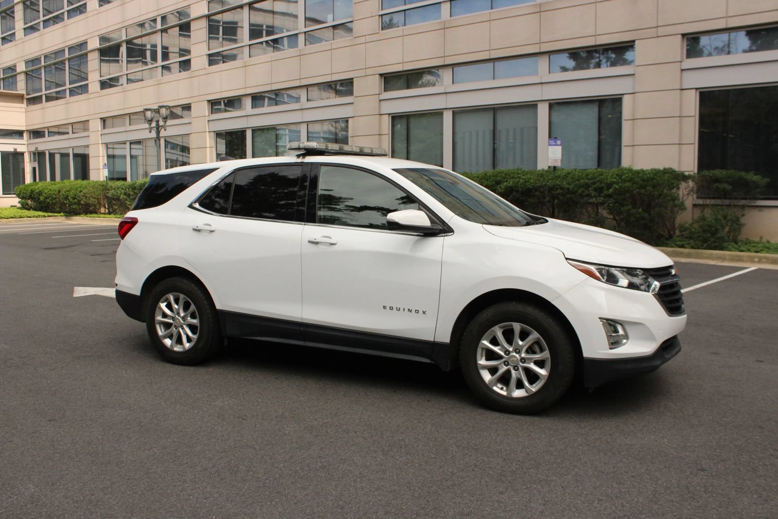 Used 2019 Chevrolet Equinox LT AWD/4WD image 2