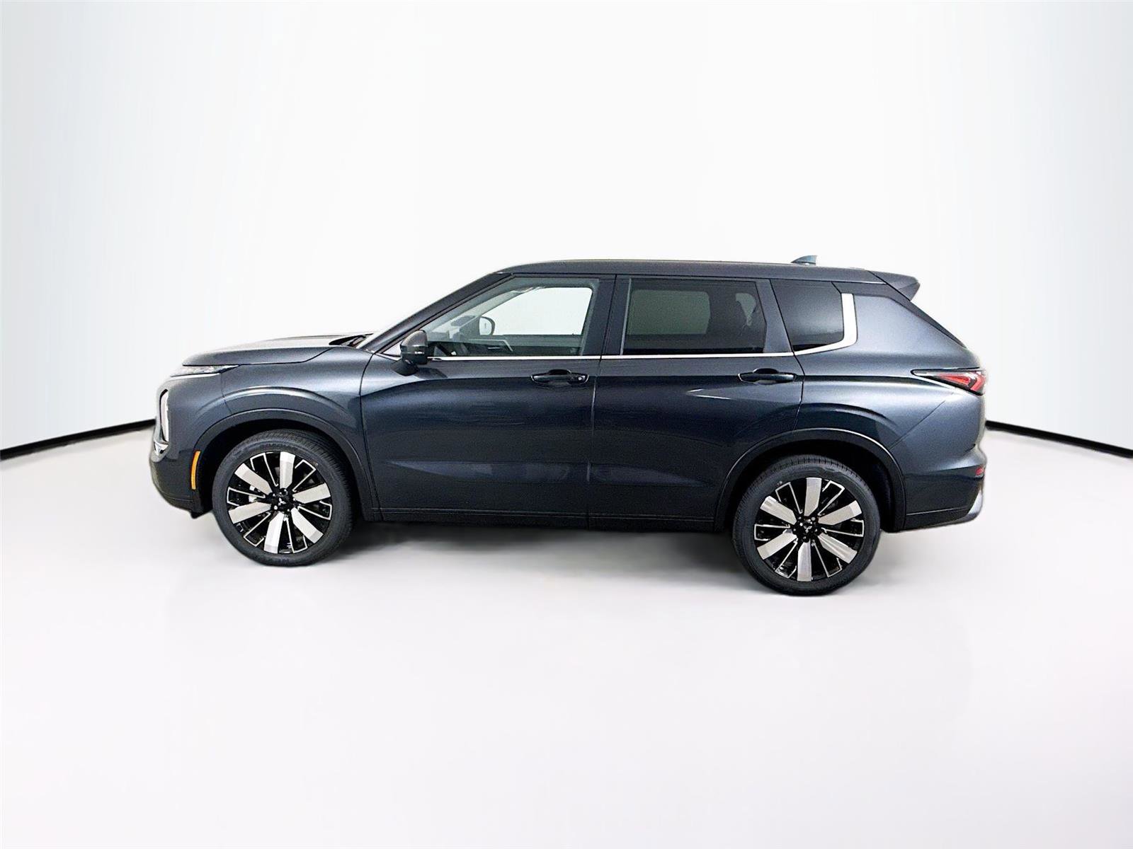 New 2026 Mitsubishi Outlander SE image 26