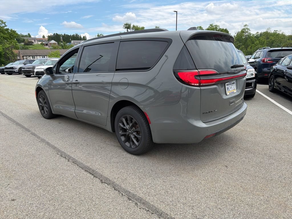 Used 2021 Chrysler Pacifica Limited w/ S Appearance Package AWD/4WD image 5