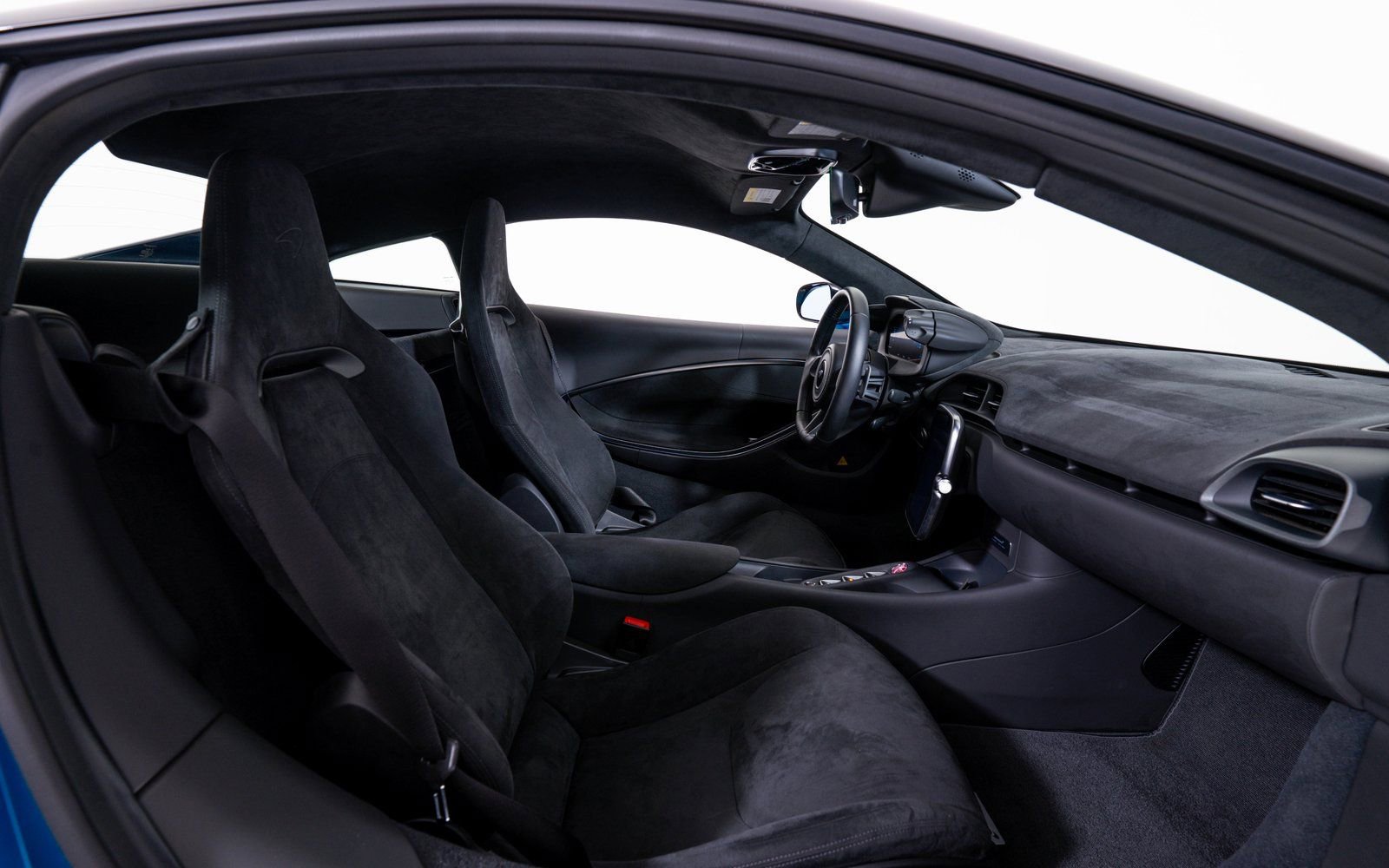 Used 2024 McLaren Artura image 18