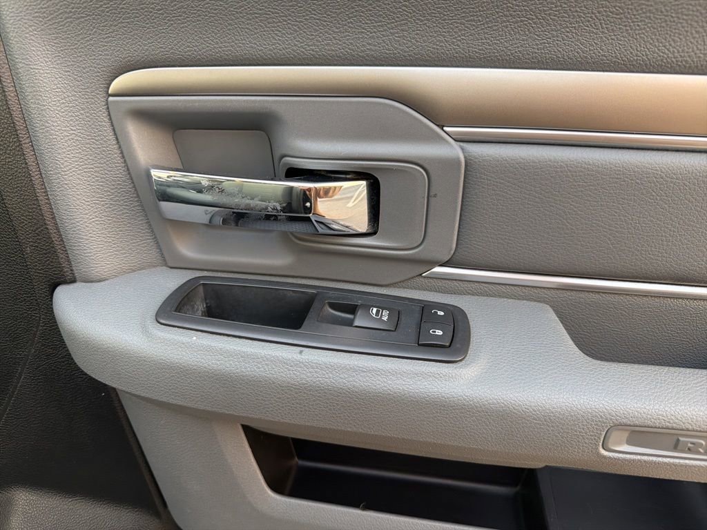 Used 2017 RAM 1500 Classic SLT image 23