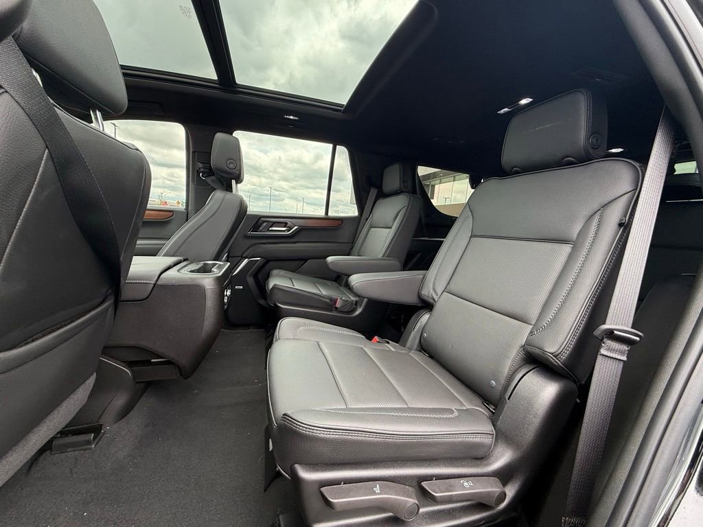 Used 2026 GMC Yukon Denali w/ Sun & Power Step Package image 24