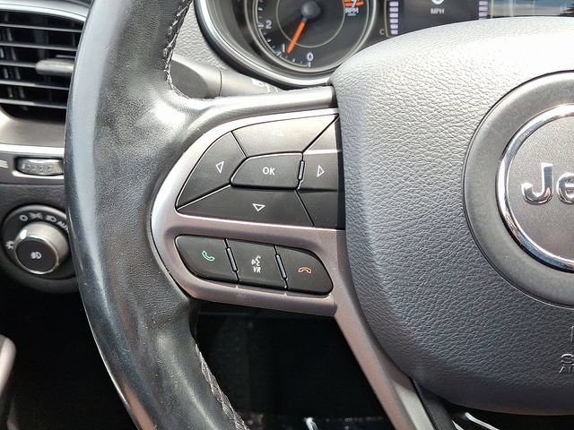 Used 2019 Jeep Cherokee Latitude Plus AWD/4WD image 16