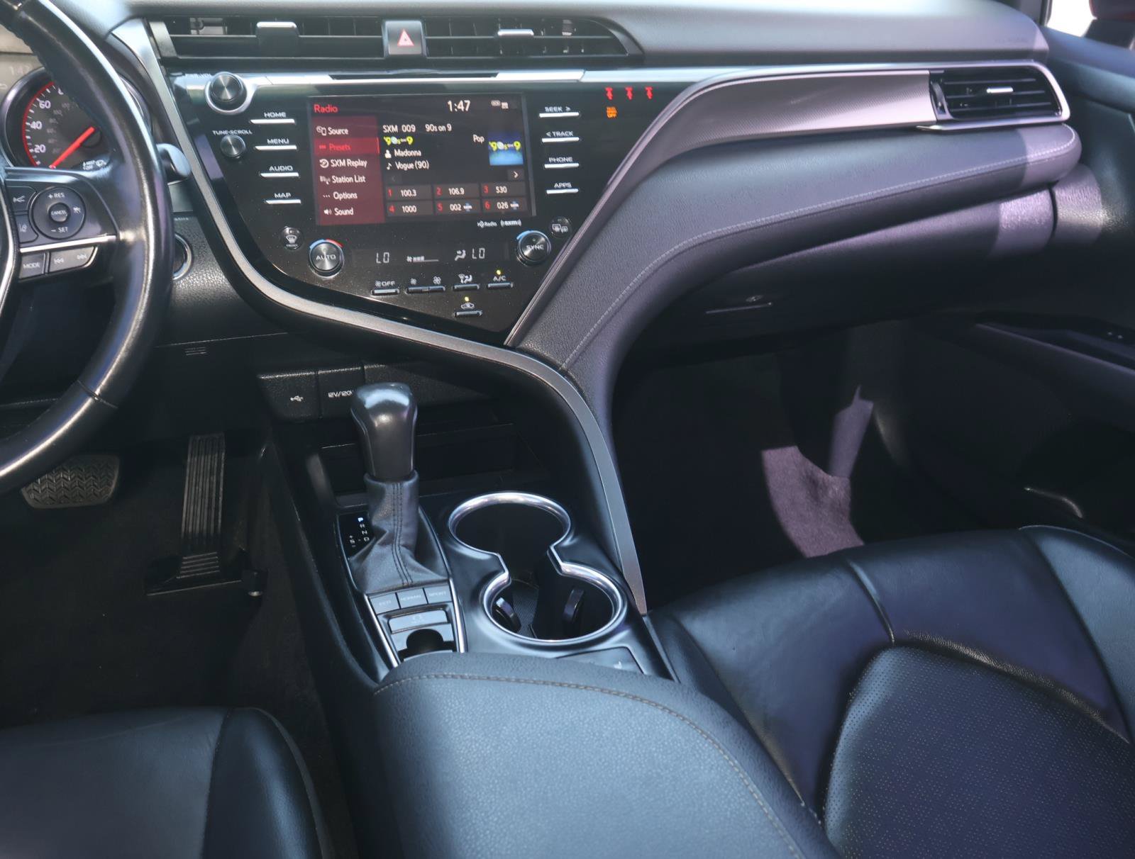 Used 2020 Toyota Camry XSE FWD image 11