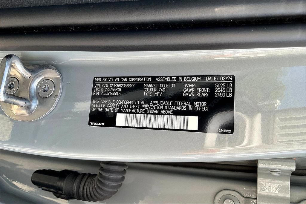 Used 2024 Volvo XC40 B5 Core AWD/4WD image 19
