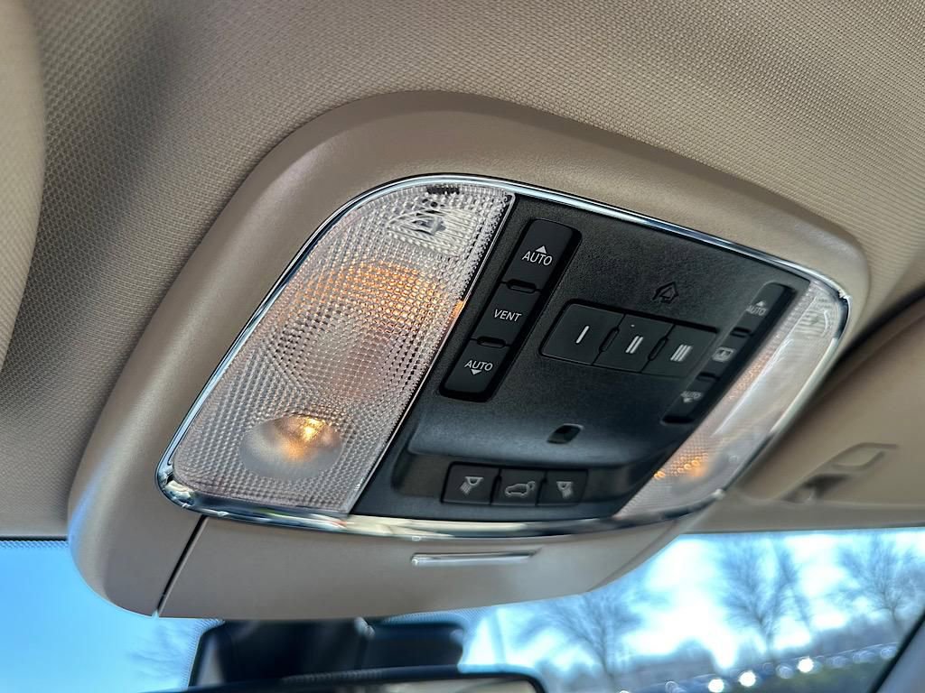 Used 2021 Jeep Grand Cherokee Limited w/ Luxury Group II image 34