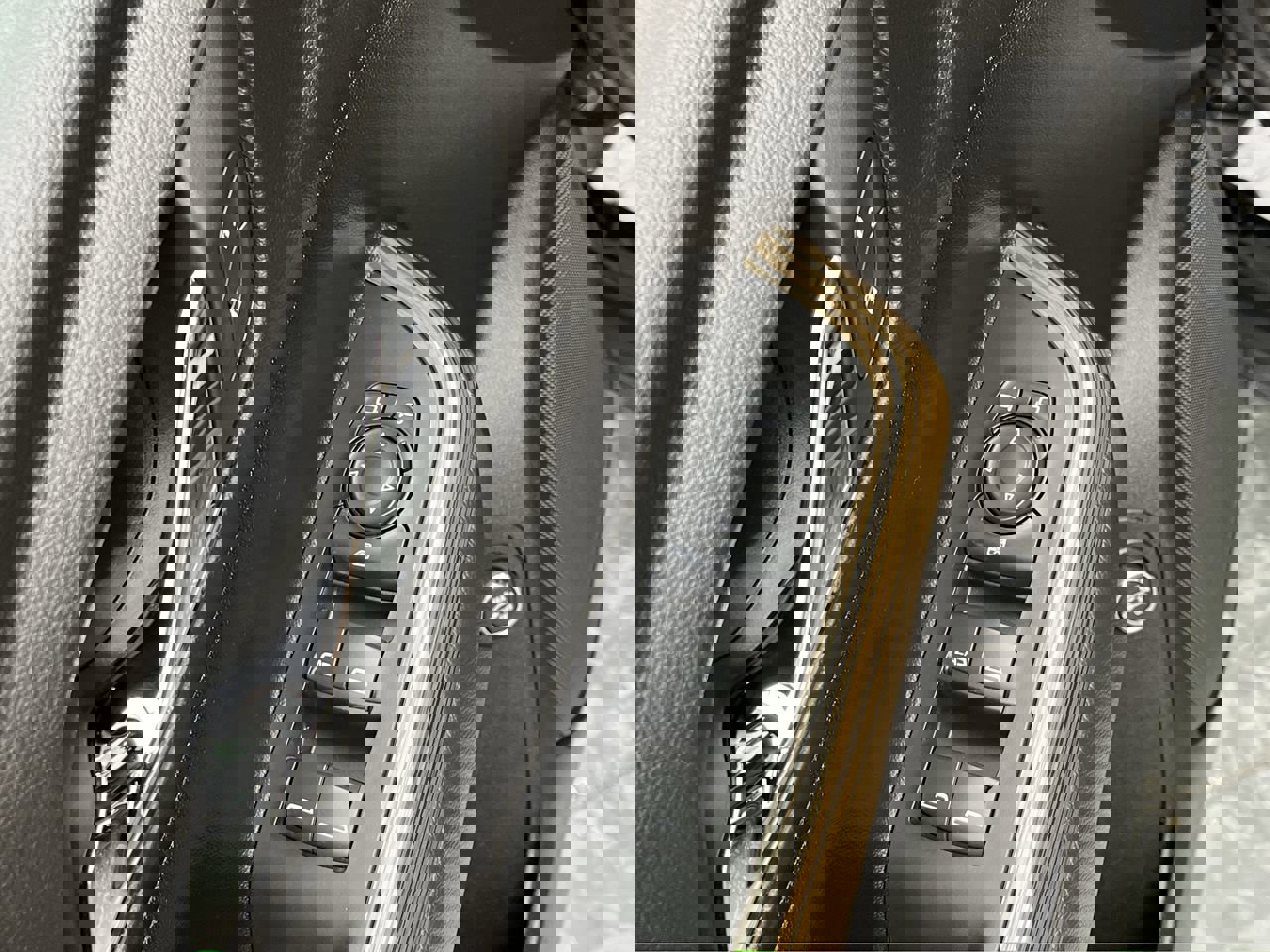 Certified 2023 GMC Acadia SLE w/ Driver Convenience Package image 8