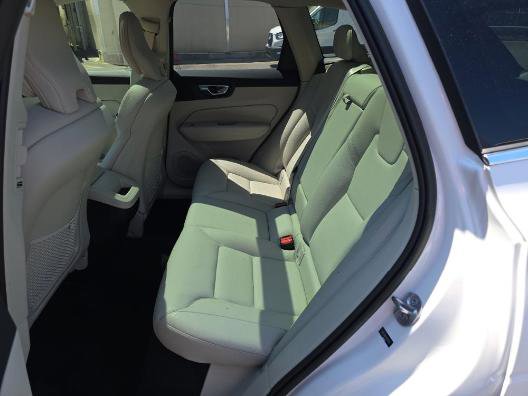Used 2023 Volvo XC60 B5 Plus AWD/4WD image 7