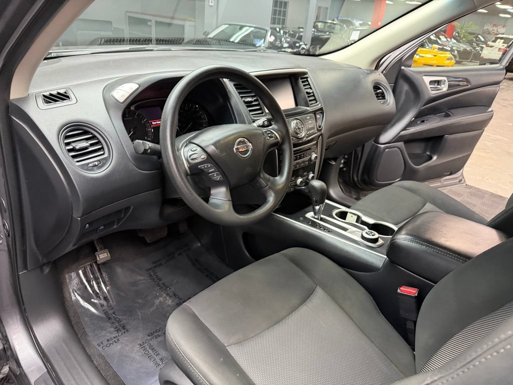 Used 2020 Nissan Pathfinder S AWD/4WD image 34