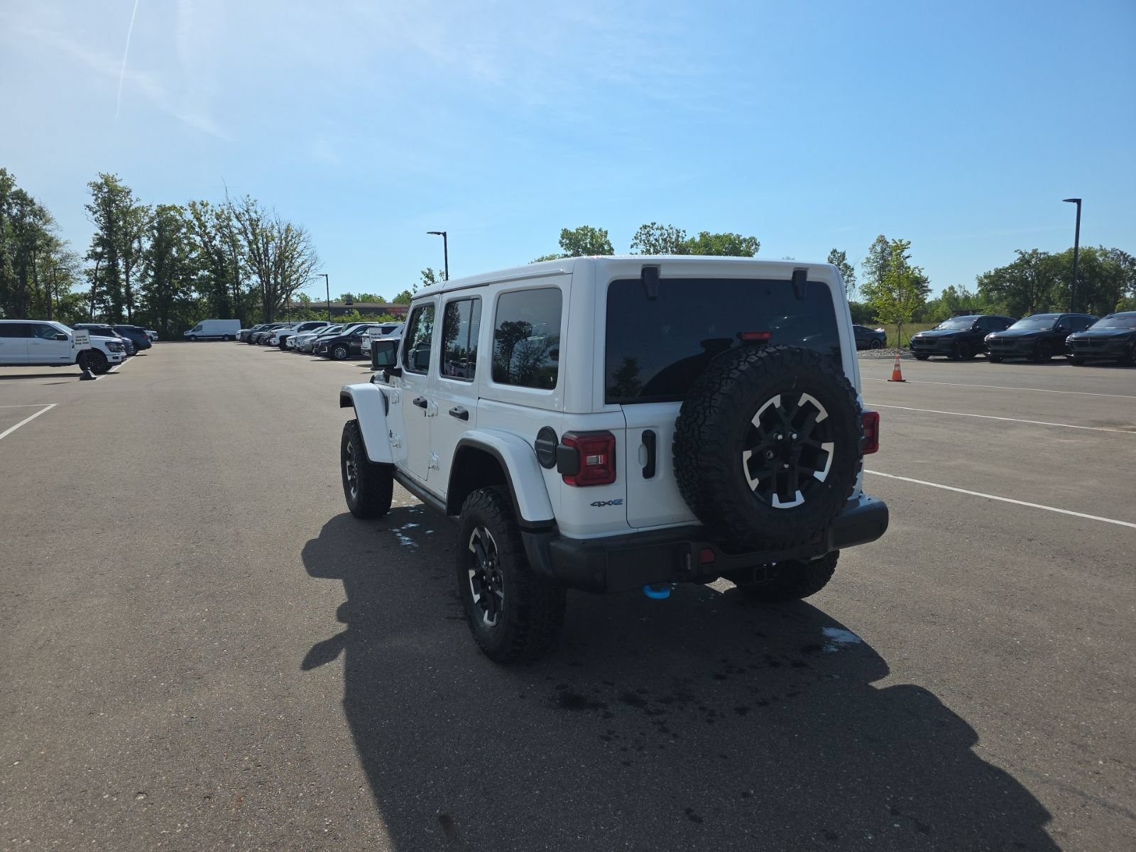 Used 2025 Jeep Wrangler Unlimited Rubicon 4xe AWD/4WD image 5