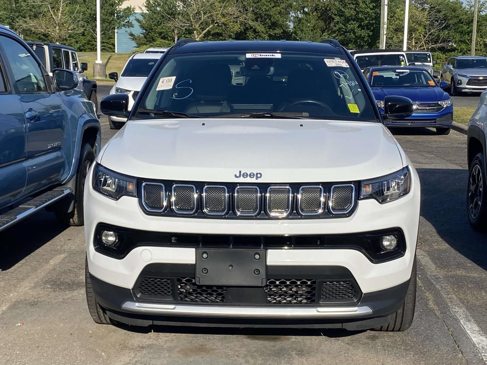 Used 2022 Jeep Compass Limited AWD/4WD image 2