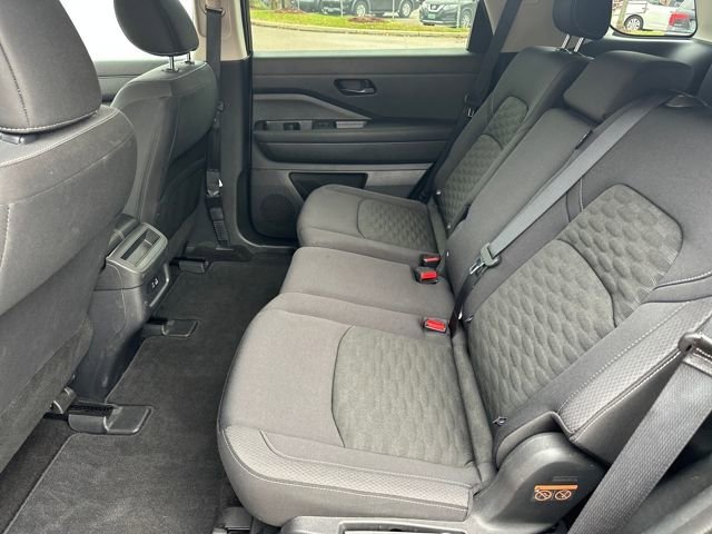 Used 2024 Nissan Pathfinder S image 22