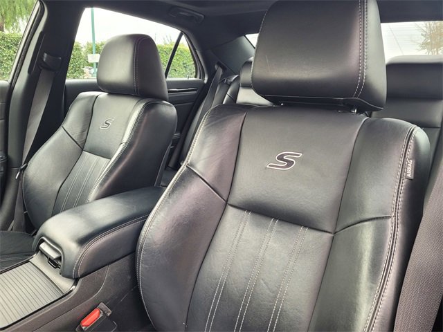 Used 2023 Chrysler 300 S image 13