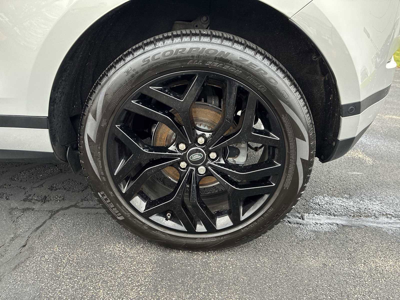 Used 2020 Land Rover Range Rover Evoque SE image 32