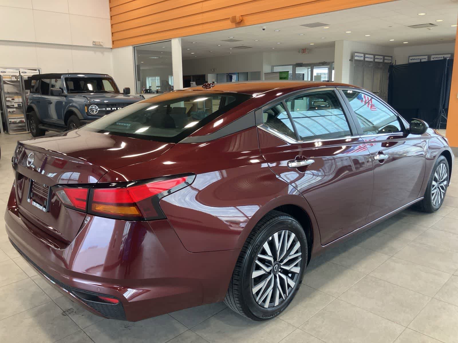 Used 2025 Nissan Altima 2.5 SV FWD image 5