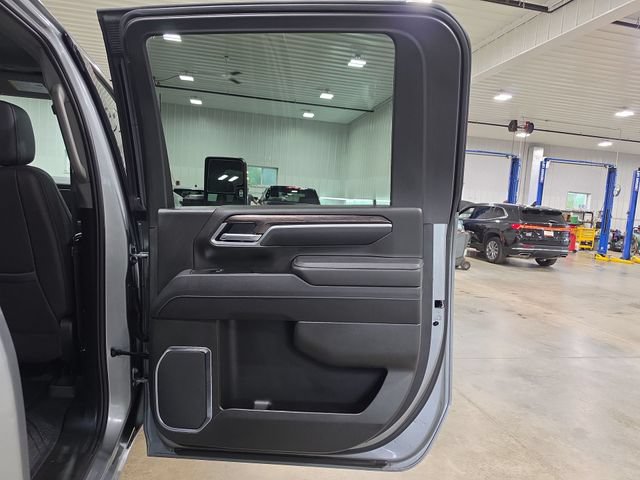 Used 2025 Chevrolet Silverado 3500 LTZ w/ LTZ Plus Package AWD/4WD image 29