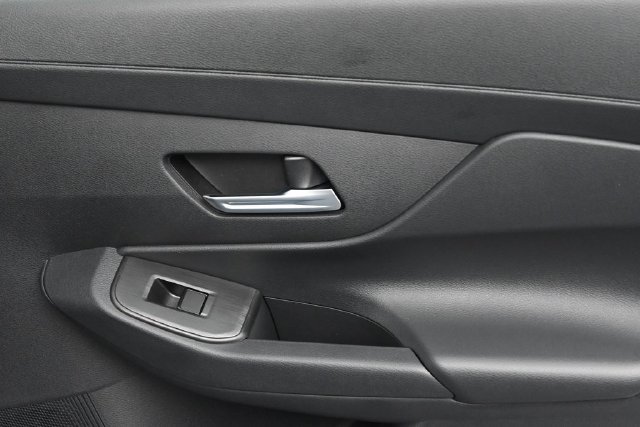 New 2026 Nissan Sentra SR w/ Floor Mat Package FWD image 32