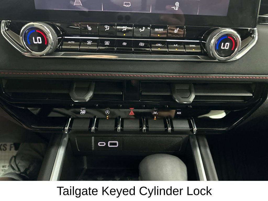 Used 2024 Chevrolet Colorado Z71 w/ Z71 Convenience Package 2 AWD/4WD image 44