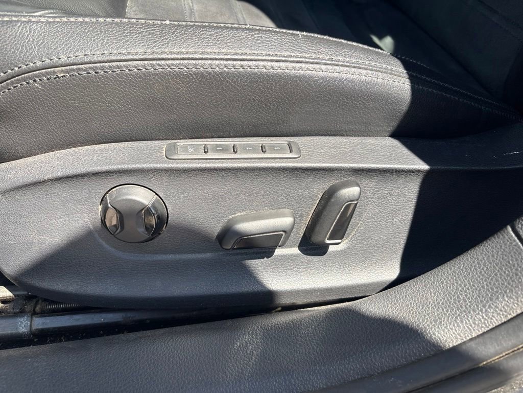 Used 2014 Volkswagen Passat TDI SEL Premium FWD image 12