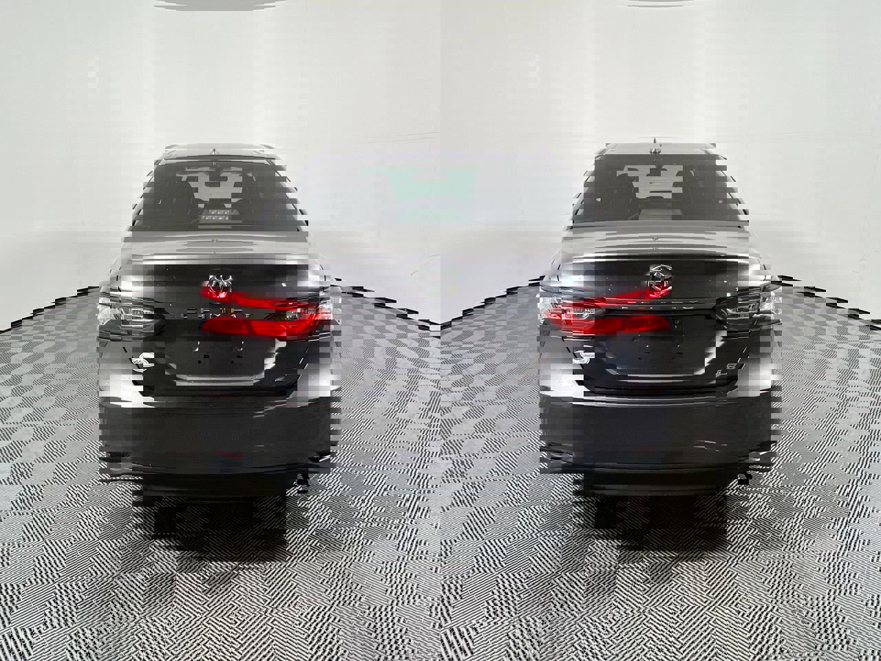 Used 2019 Toyota Camry LE image 4