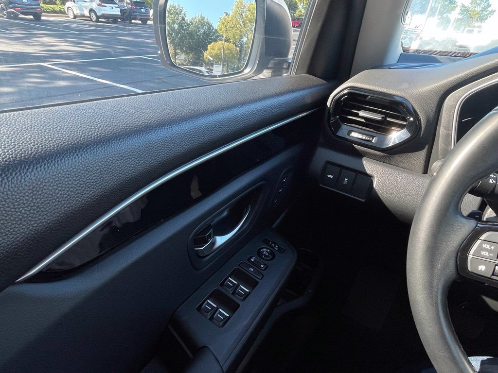 Certified 2025 Honda Pilot Touring image 22
