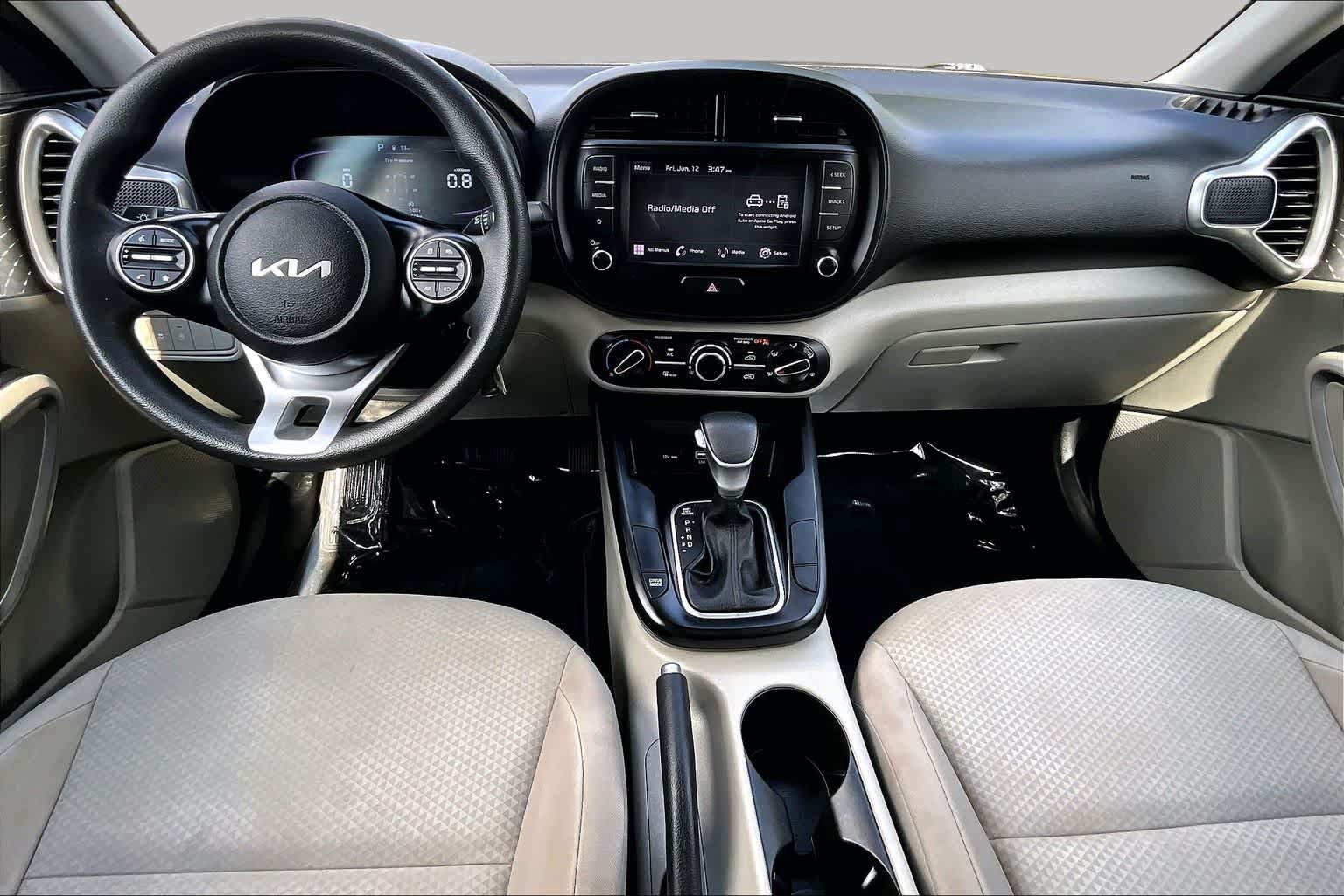 Used 2023 Kia Soul LX FWD image 15