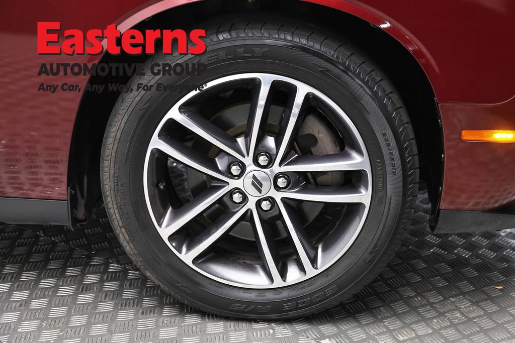 Used 2019 Dodge Challenger SXT AWD/4WD image 28