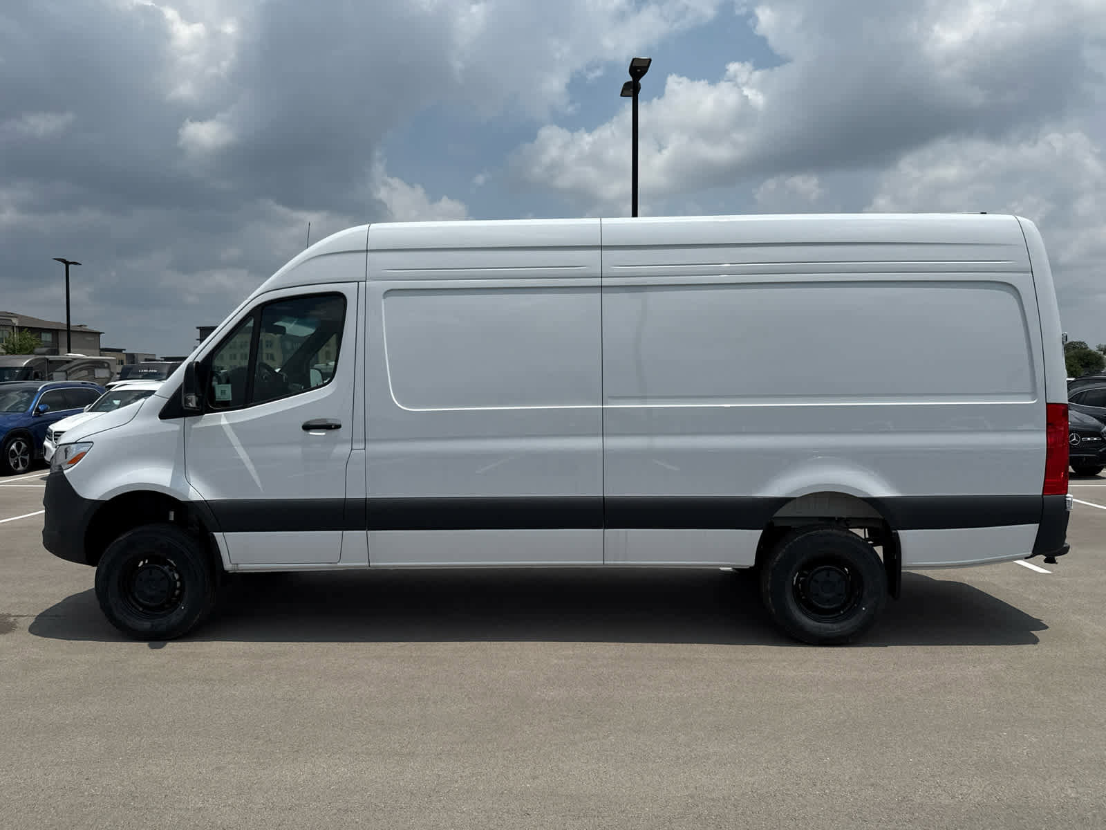 Used 2025 Mercedes-Benz Sprinter 2500 image 7