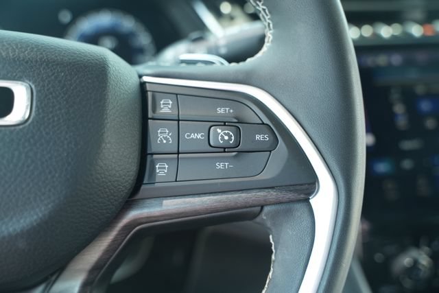Used 2024 Jeep Grand Cherokee L Limited w/ Luxury Tech Group II RWD image 35