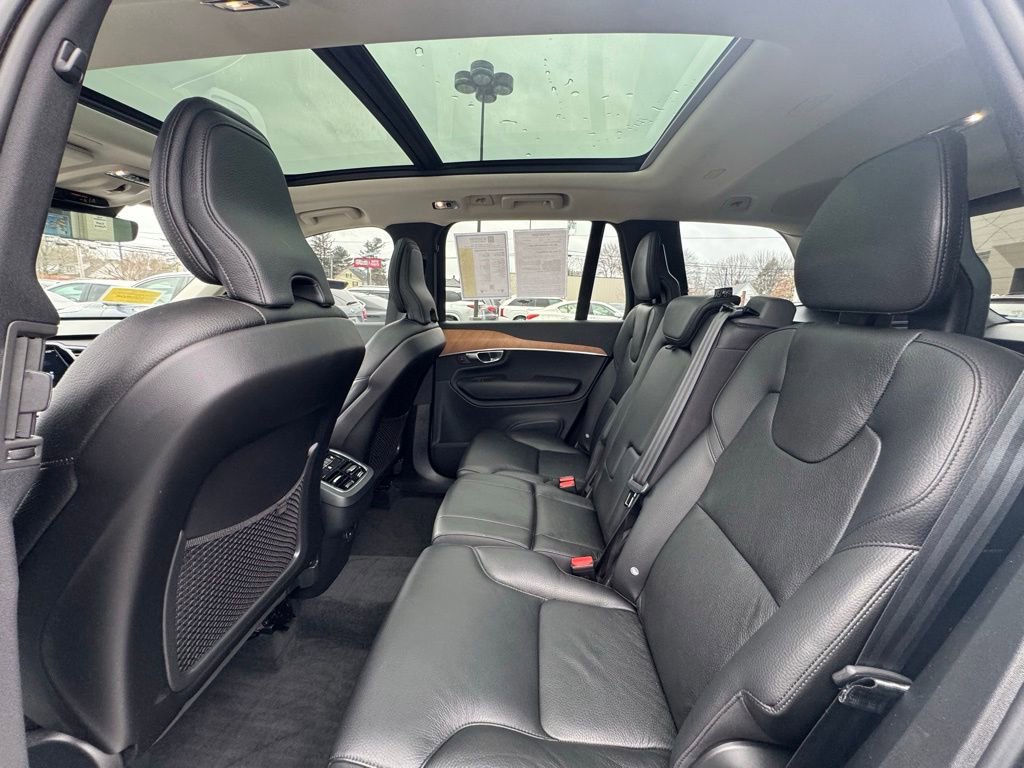 Used 2022 Volvo XC90 T6 Momentum w/ Advanced Package image 15