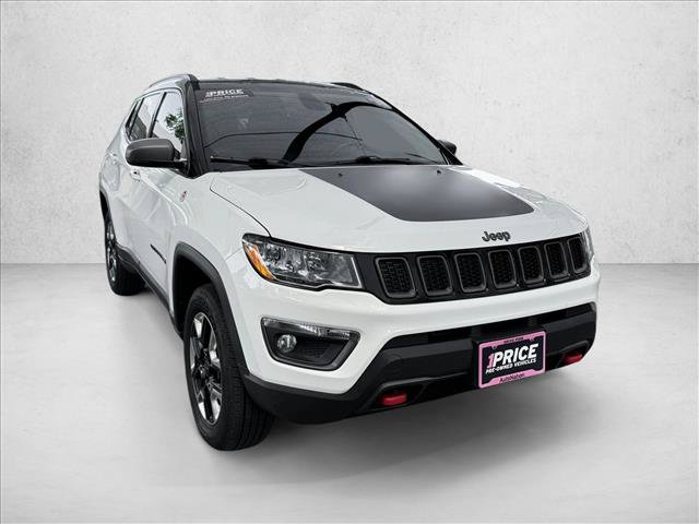 Used 2018 Jeep Compass Trailhawk w/ Leather Interior Group AWD/4WD image 3