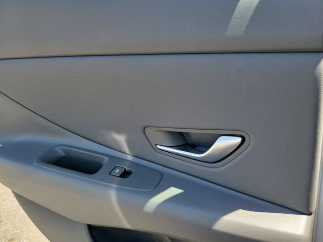 New 2026 Hyundai Elantra Sport FWD image 22