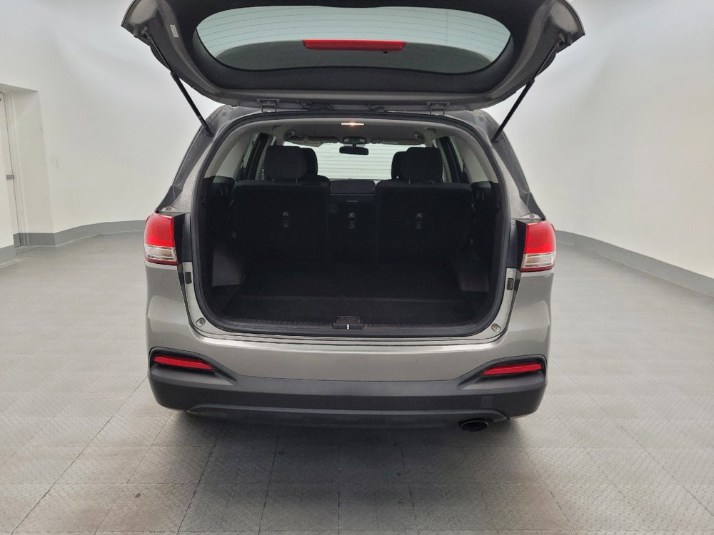 Used 2017 Kia Sorento L FWD image 29
